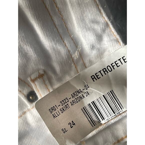 Ser.O.Ya Alli Distressed Mini Denim Skirt Optic White Arizona Size 24 NEW - Picture 9 of 11